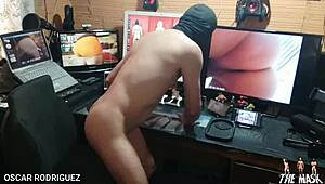 Aku dewi gay crossdressing pakai topeng untuk fun sexy