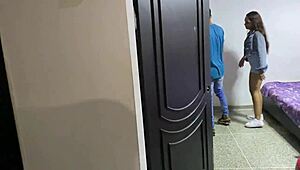 נותן חזק לכוס הצרה של האחות החורגת שלי עד שאני גומר בפנים