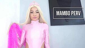 Larinha Smalls digenjot 7 cowok di pesta anal DAP ulang tahun ke-20.