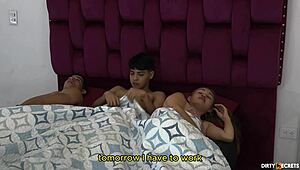 Třesu se, ošukal jsem nevlastní mámu po zemětřesení v posteli