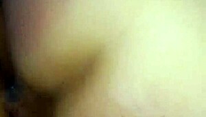 Loira gorda vadia dá boquete molhado fundo e cuzinho pro amigo