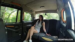 Ей, не лижат ли се толкова яко в това такси?