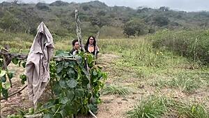 Eksklusiv veiseks med fyldig stor-ræva jente som tigger etter kuk