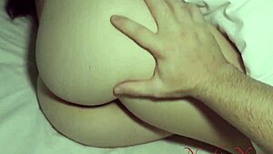 Nem volt választásom, aludnom kellett az unokaöcsém zaklatójával. Nagy farka tönkretette a görbe milf testemet.