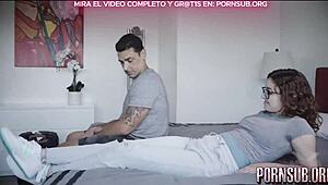 Blond milf med stora tuttar delar erotisk eskapad