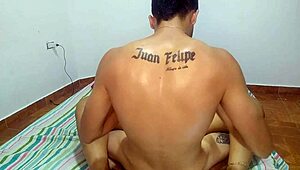 Эй, хочешь видеть как индийская сводная сестра берет мой хуй?