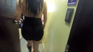 Зрелая MILF вернулась с дискотеки со спермой в жопе и заставила пасынка её вылизать