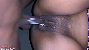 Tatăl vitreg tânjește după acțiune fără prezervativ cu o amatoare neagră plinuță în dormitor