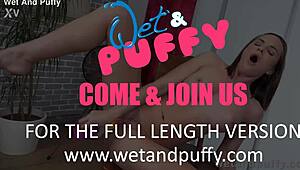 魅惑のブロンドがセクシーなヒール履いてディルドで一人遊び挑発