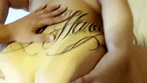 وااو! لاتينية تتفطر لأول مرة وتُضرب مؤخرتها بقوة!