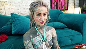 Nemški skavt najde zvezdo z razcepljenim jezikom Anuskatzz za grob analni kasting