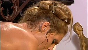 Не верујем да Лорен Феникс једе сперму после хардкор секса у доњем вешу, упс!