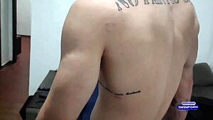 夫が旅行して、恋人が私の妻を毛でファック、大チンポベアバック