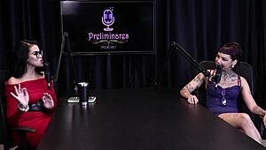 Annie Clementine Şeffaf Kırmızıda Aile Desteğiyle Grup Orgi Kaydediyor