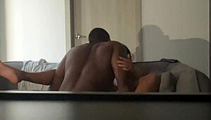 Vriend likt me naar keihard orgasme - amateur koppel