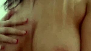 เฮ้ย ดูสาวสลัดอังกฤษเสียวตัวเองในห้องอาบน้ำ