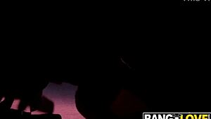 LondonがElise LondonとJonathan Jordanで激しくアナルに挑戦