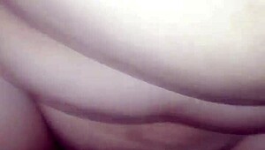 Chị Iuuuu: Vietnamesisk asiatisk stjerne slipper rå kraft løs! Dristig handling efterlader ingen plads for tøven.