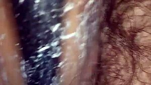 Pepek gemuk basah dengan tetek semula jadi menitis!