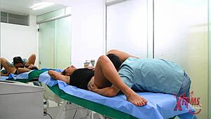 ว้าว! สาวเวเนซุเอลาผมใหญ่เย็ดหมอในโรงพยาบาลและโดนน้ำเงี่ยนเต็ม!