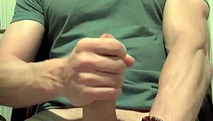 Быстрый тугой трах спящей с большим хуем