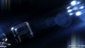 فتيات شقيات بالنظارات يشتهين مساج مبلل وجلوس على الوجه بجنون