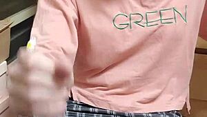 يا تينغ شوان، امصي ذاك الديلدو دلوقتي!