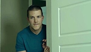 Ali slišiš mojo polsestro Kenzie Reeves, kako se dotika prav zdaj?