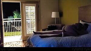 Hot ung 18+ hore kjørt hardt på motellrom. Dør vid åpen for alle å se!