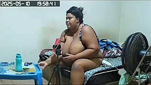 हिडन कैमरे ने हॉट स्टेपमॉम को पागलों की तरह मस्ती करते पकड़ा