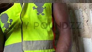 가장 강렬한 남자 신음에 미친 사정 폭발! 야외 딸딸이 미쳤어 😱