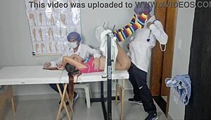 Krass, erster Frauenarztbesuch endet mit Creampie!