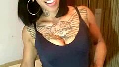 She provokes her followers and fans with sexy moves