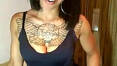 She provokes her followers and fans with sexy moves