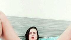 débora andrade masturbates solo