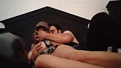 Wow, Check Out That Rubia Tetona!