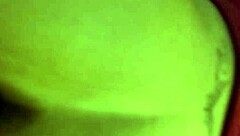 昏暗房厚白肥臀翘起后入猛肛