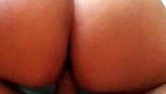 vagabundo pauzudo me arrombando toda enfiando o pau e a mao ao mesmo tempo na minha buceta adoro ser aberta