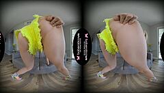 Carolina Sweets teases with VR fingering, wanna see more?