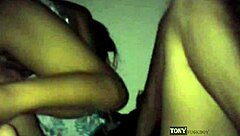 عروسة لاتينية ميلف تتناك في طيزها بقوة بأسلوب الكلب محلي الصنع