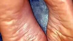 ¡Guau, correte en sus sexys pies latinos, tienes que ver esto! 😍