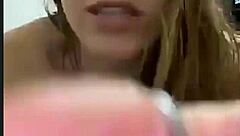 Culona sexy poses provocatively