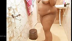 Bihar chubby lady takes a bath