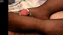 哟，看这个裤袜足交！😍