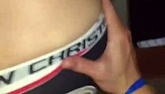 ¡Oye, mira a Erick Diaz follando a una clienta de 67 años en este video filtrado! 😲