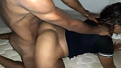 Suruba na favela com a bbw safada e os amigos