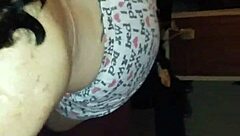 Tía española, ¿estás lista para acción salvaje esta noche?