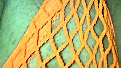 Hey, wanna see me use toys and cum on webcam?