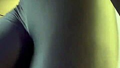 a fitness vagabond, rosa vermelha, gets her greluda licked in public outdoor action.