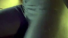 a fitness vagabond, rosa vermelha, gets her greluda licked in public outdoor action.